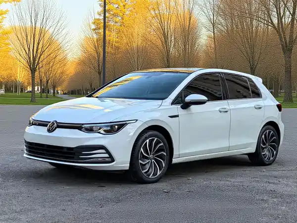 Volkswagen Golf 2023