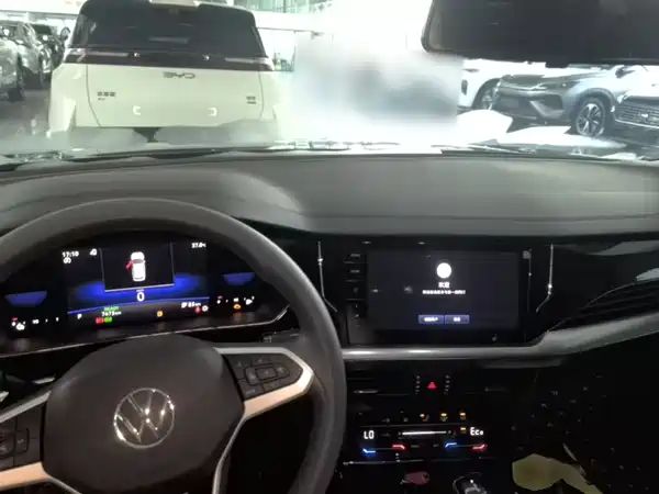 Volkswagen Passat Plug-In Hybrid 2025