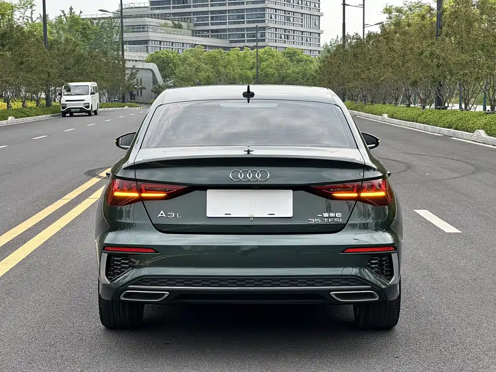 Audi A3 2023 — фото 14