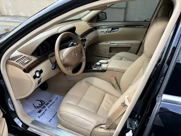 Mercedes-Benz S-Class 2012