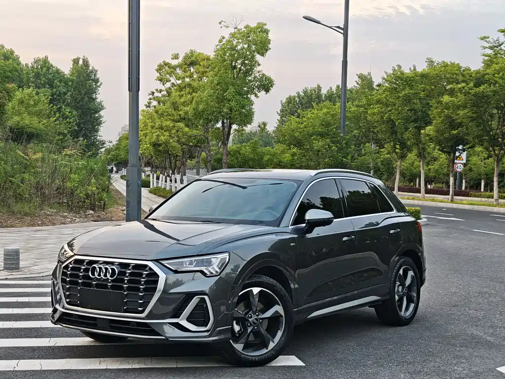 Audi Q3 2023 — фото 1