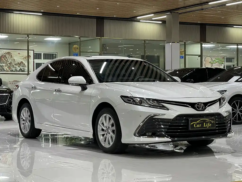 Toyota Camry 2021 — фото 3