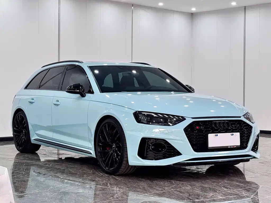 Audi RS 4 2025 — фото 2