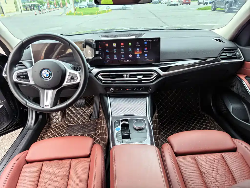 BMW i3 2024