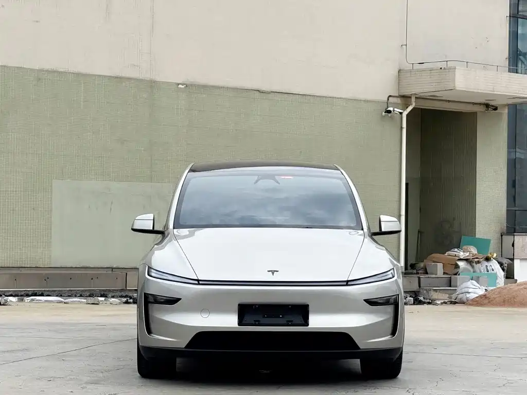 Tesla Model Y L 2025 — фото 2