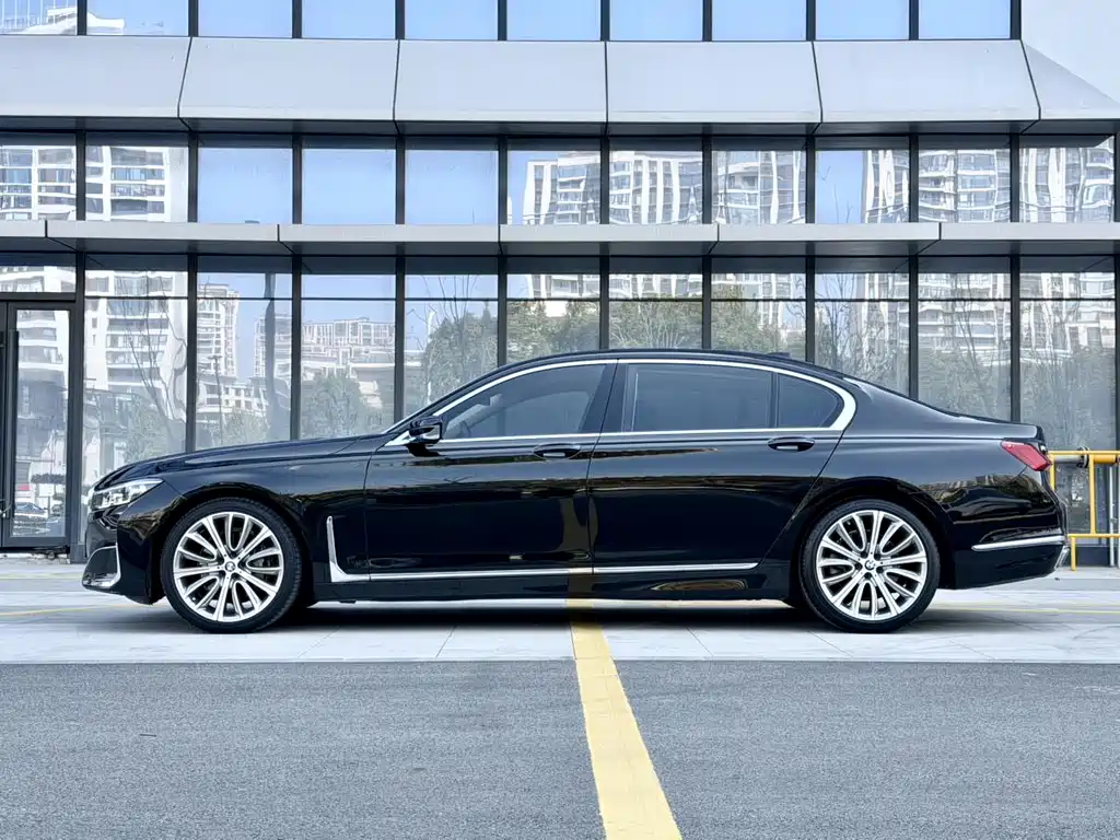 BMW 7 Series 2019 — фото 3