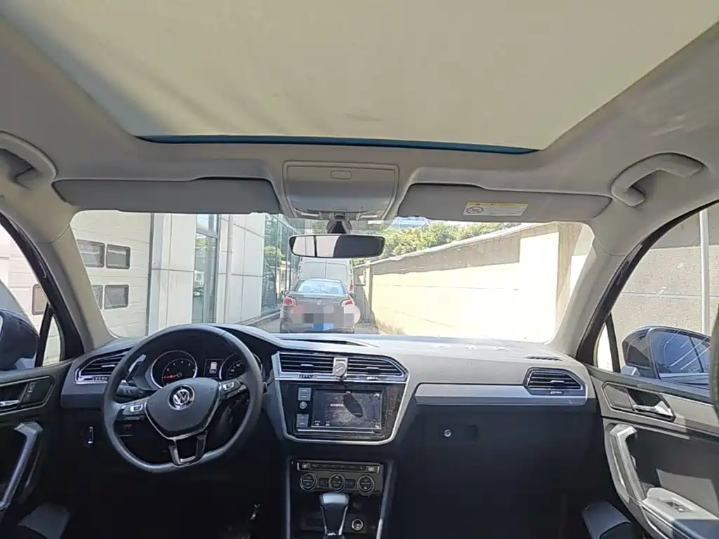 Volkswagen Tiguan L 2018 — фото 9