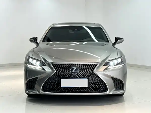 Lexus LS 2018