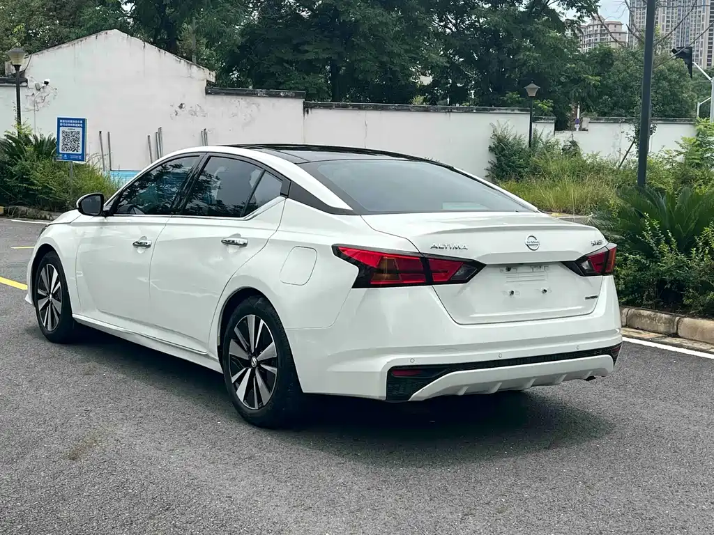 Nissan Teana 2022