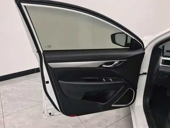 Geely Emgrand 2020
