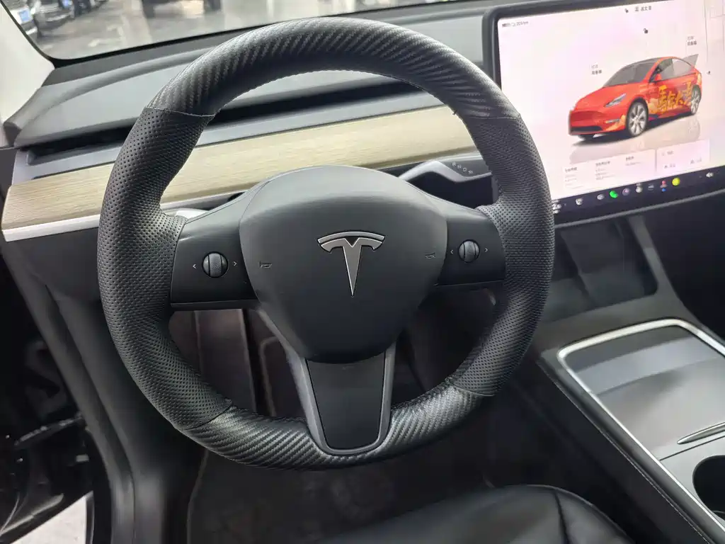 Tesla Model Y 2023 — фото 9
