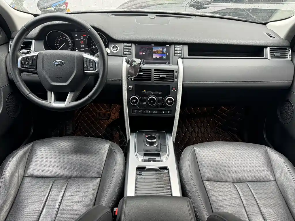 Land Rover Discovery Sport 2018 — фото 11