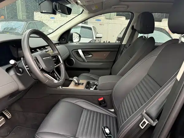 Land Rover Discovery Sport 2024