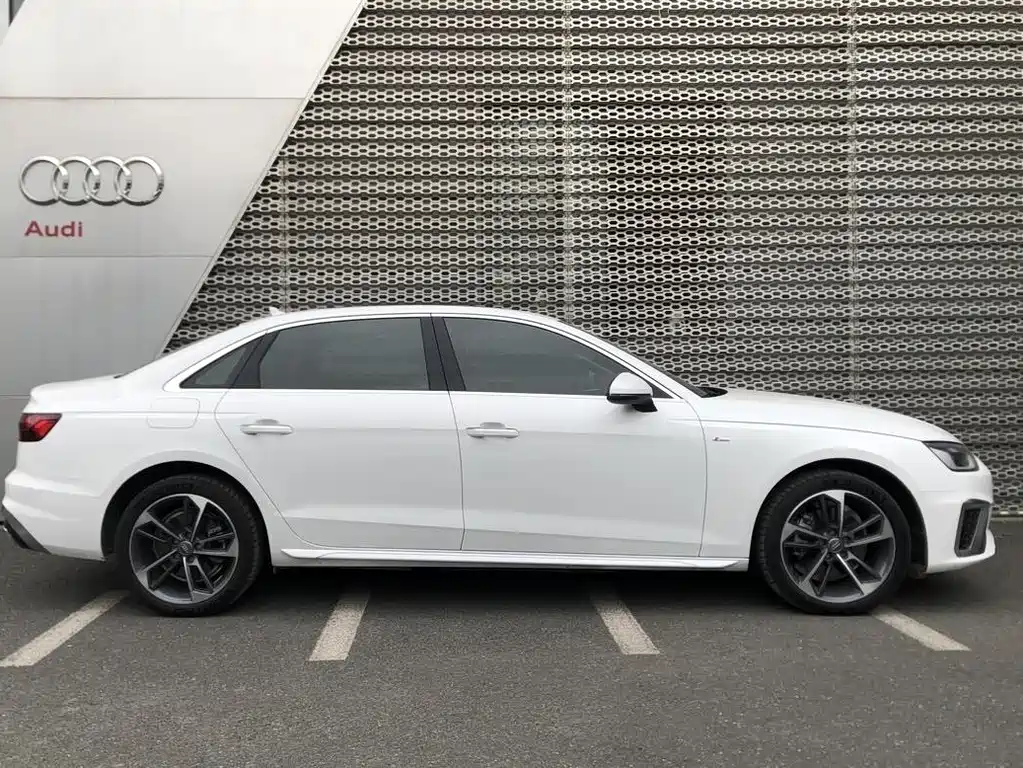 Audi A4L 2020
