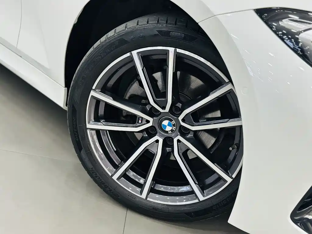 BMW 3 Series 2023 — фото 11