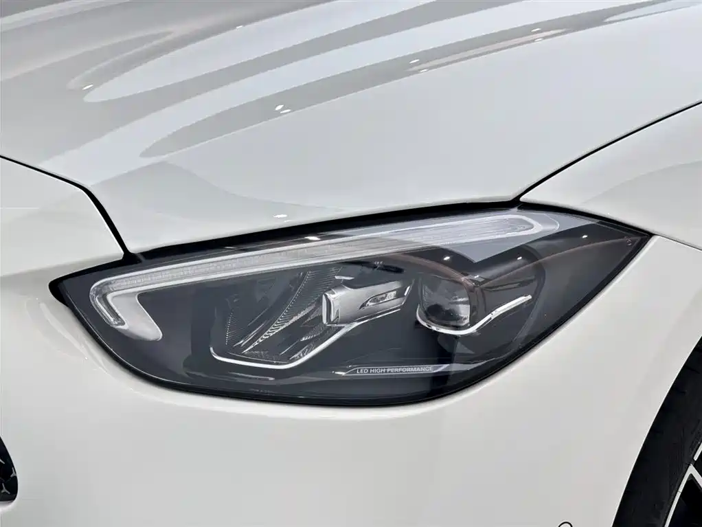 Mercedes-Benz C-Class 2025 — фото 19