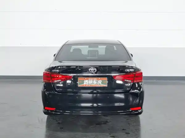 Toyota Crown 2017