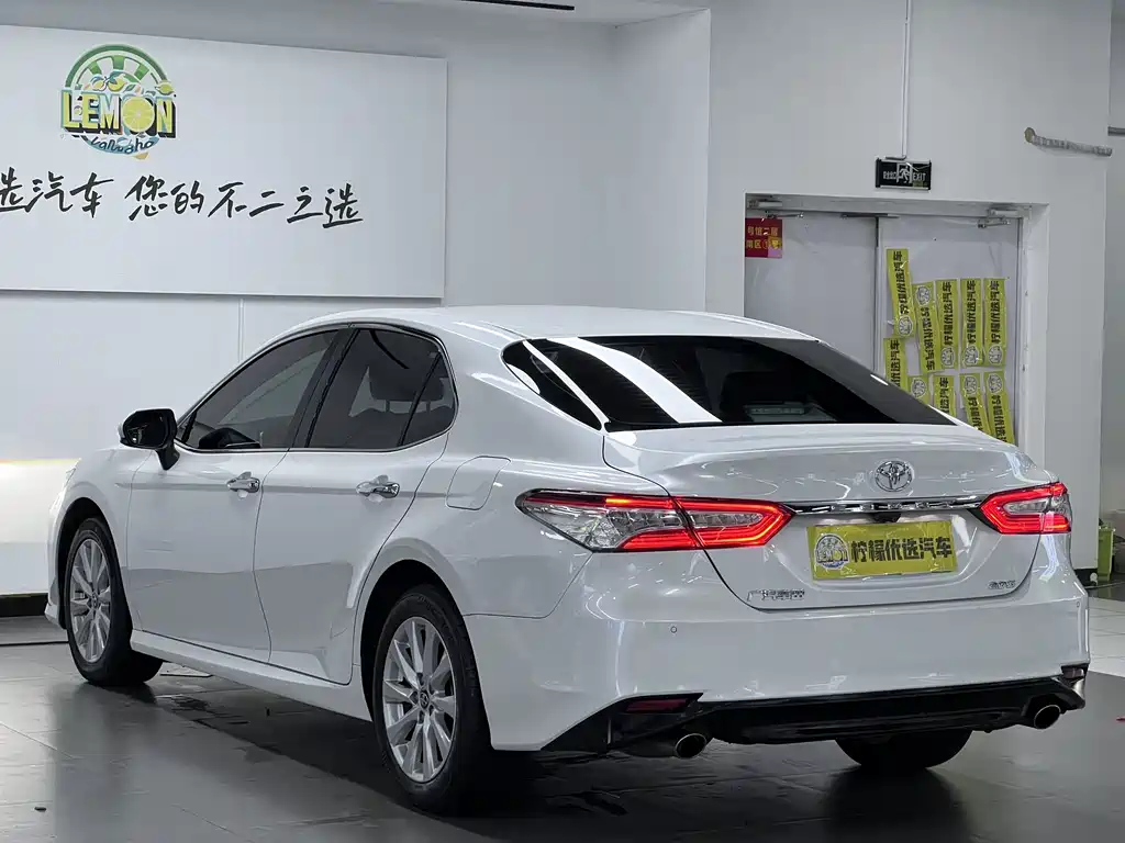 Toyota Camry 2019 — фото 7