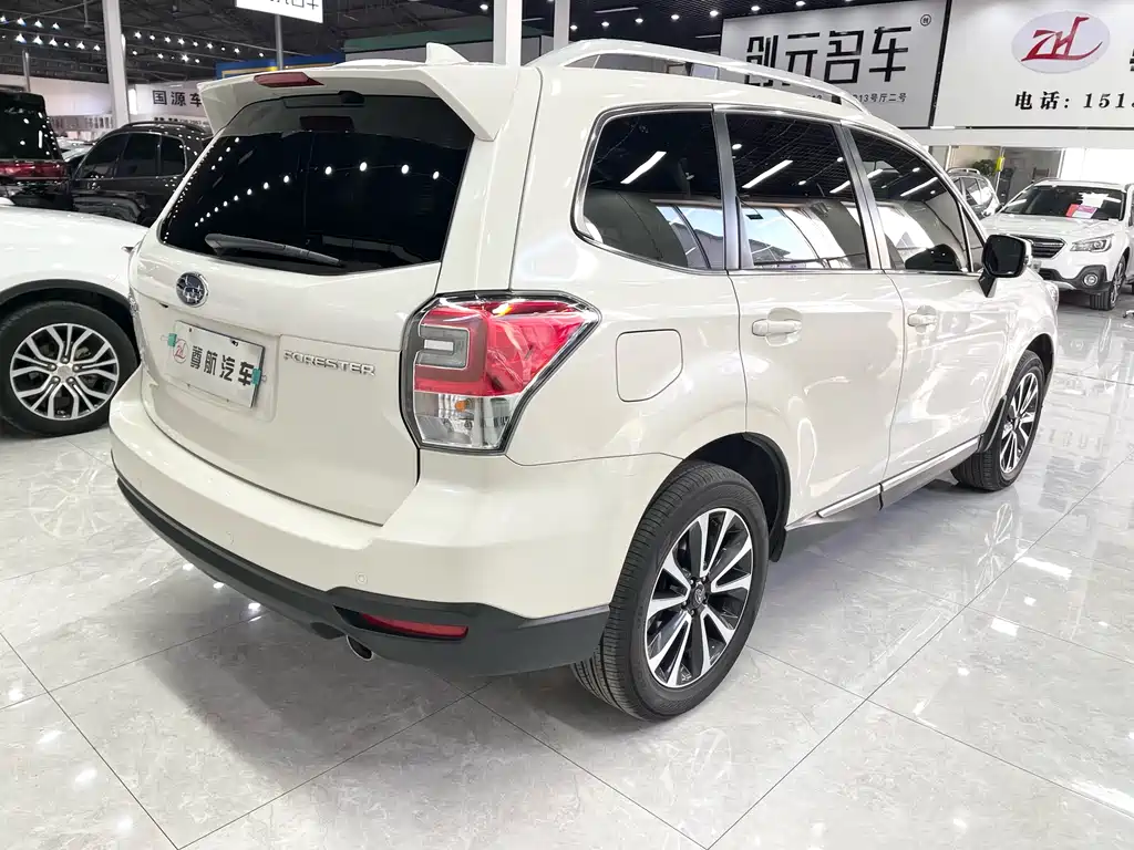 Subaru Forester 2017 — фото 8