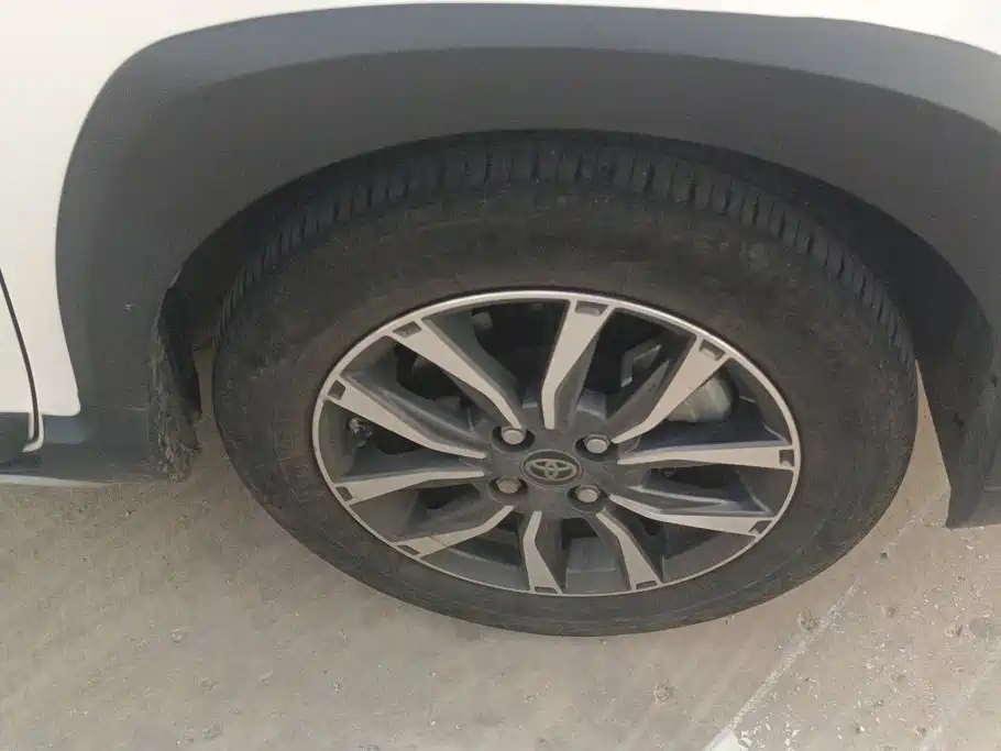 Toyota Yaris L 2022