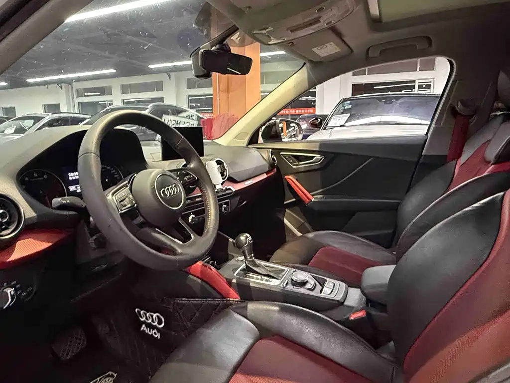 Audi Q2L 2019