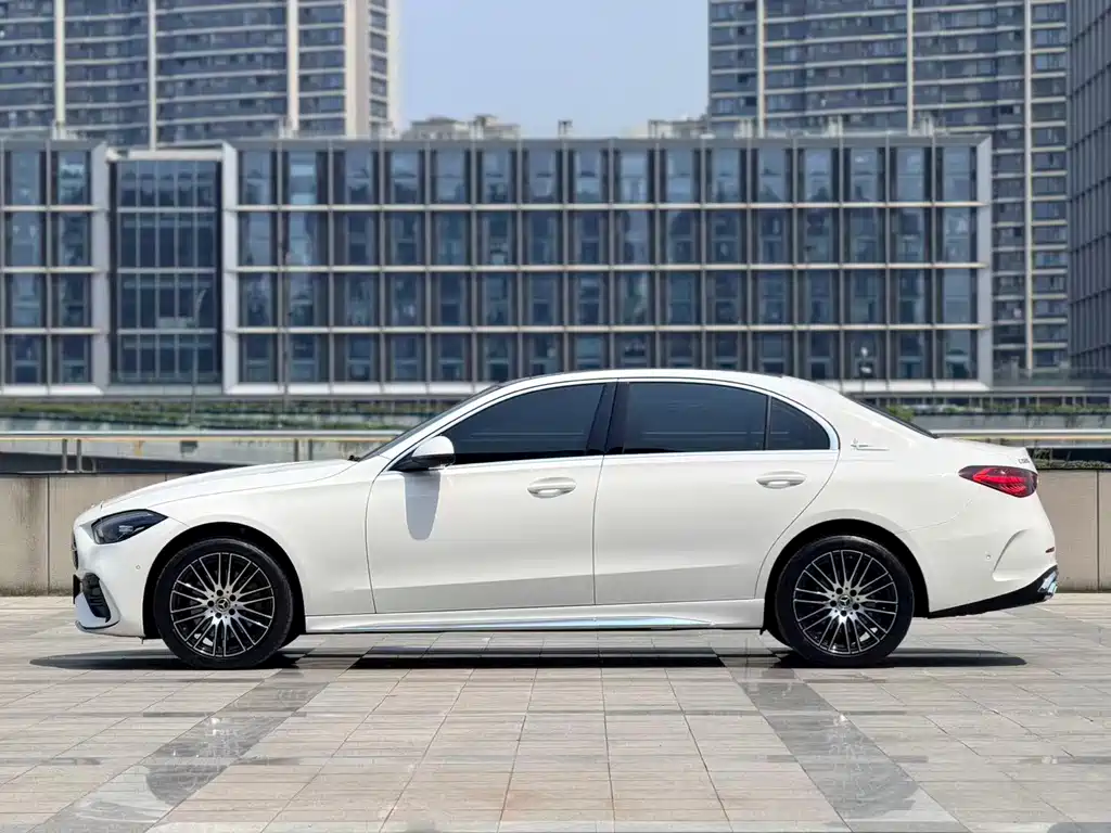 Mercedes-Benz C-Class 2025