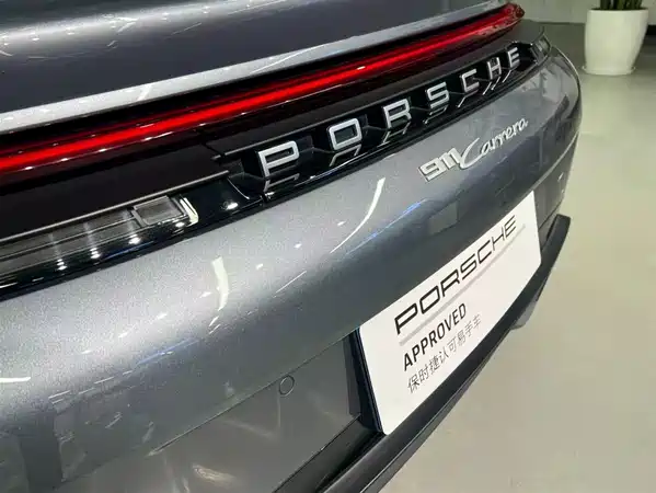 Porsche 911 2025