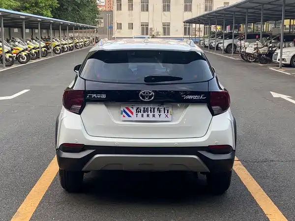 Toyota Yaris L 2023