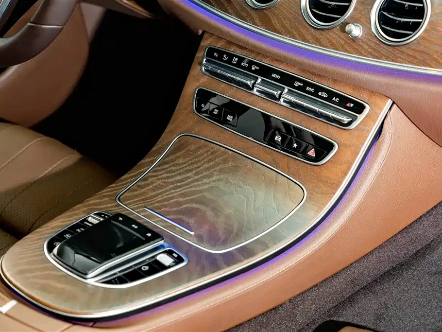 Mercedes-Benz E-Class 2023 — фото 18