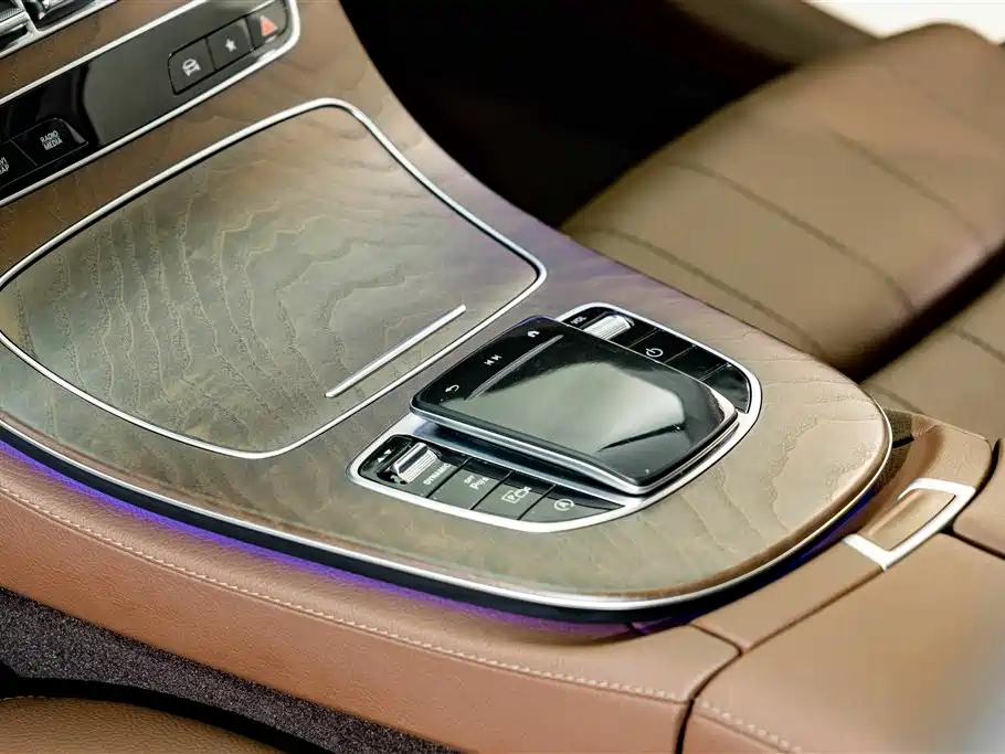 Mercedes-Benz E-Class 2023 — фото 11
