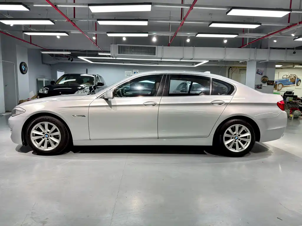 BMW 5 Series 2011