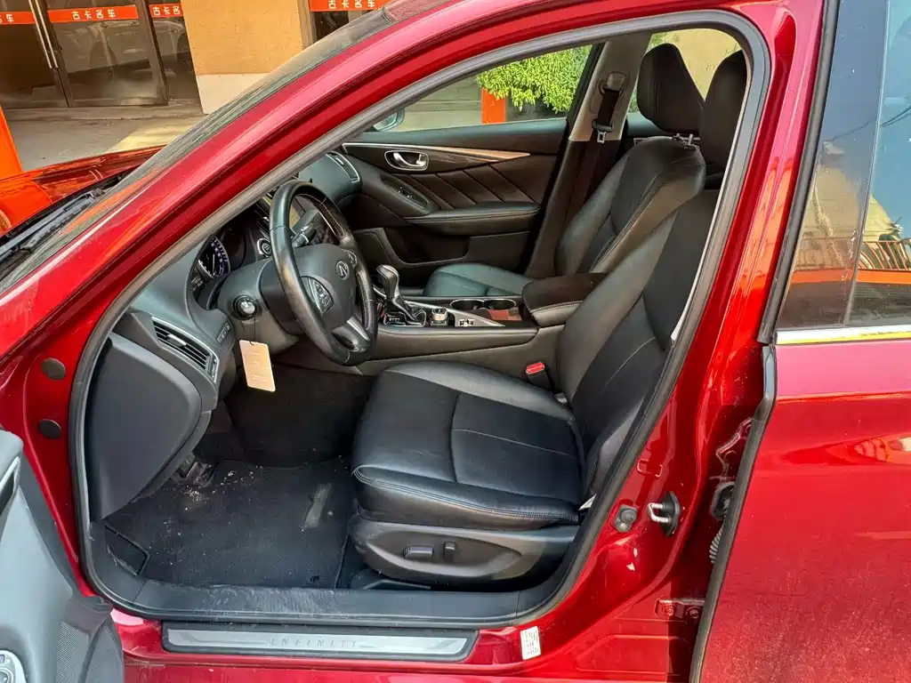 Infiniti Q50L 2015
