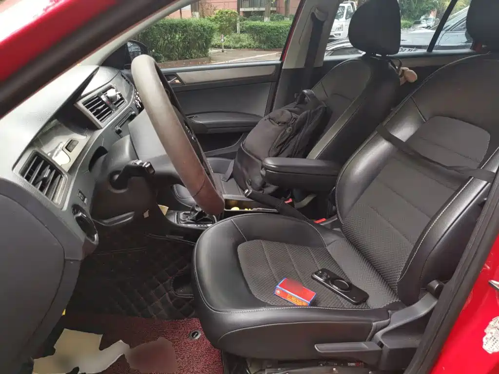 Skoda Rapid Spaceback 2016 — фото 11