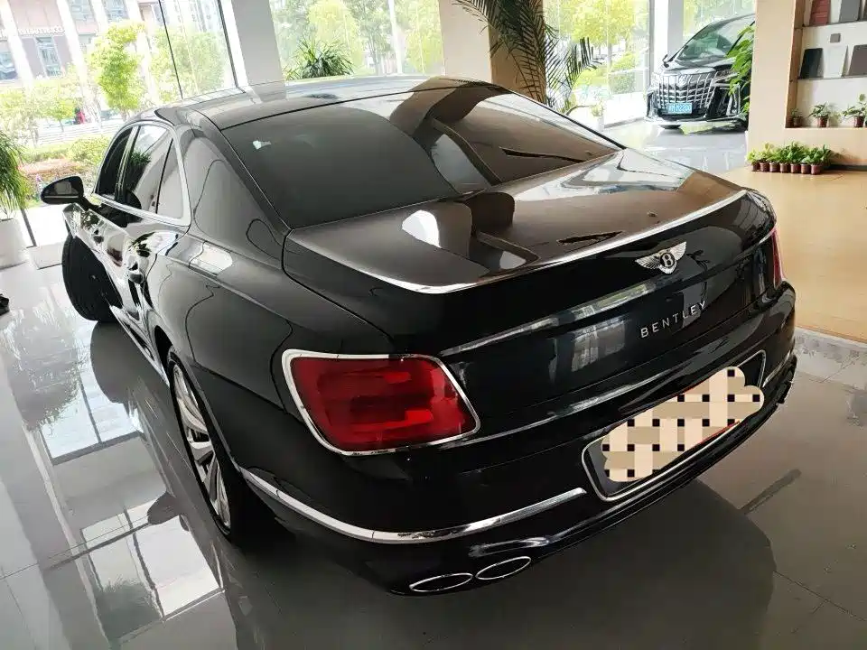 Bentley Flying Spur 2022 — фото 12