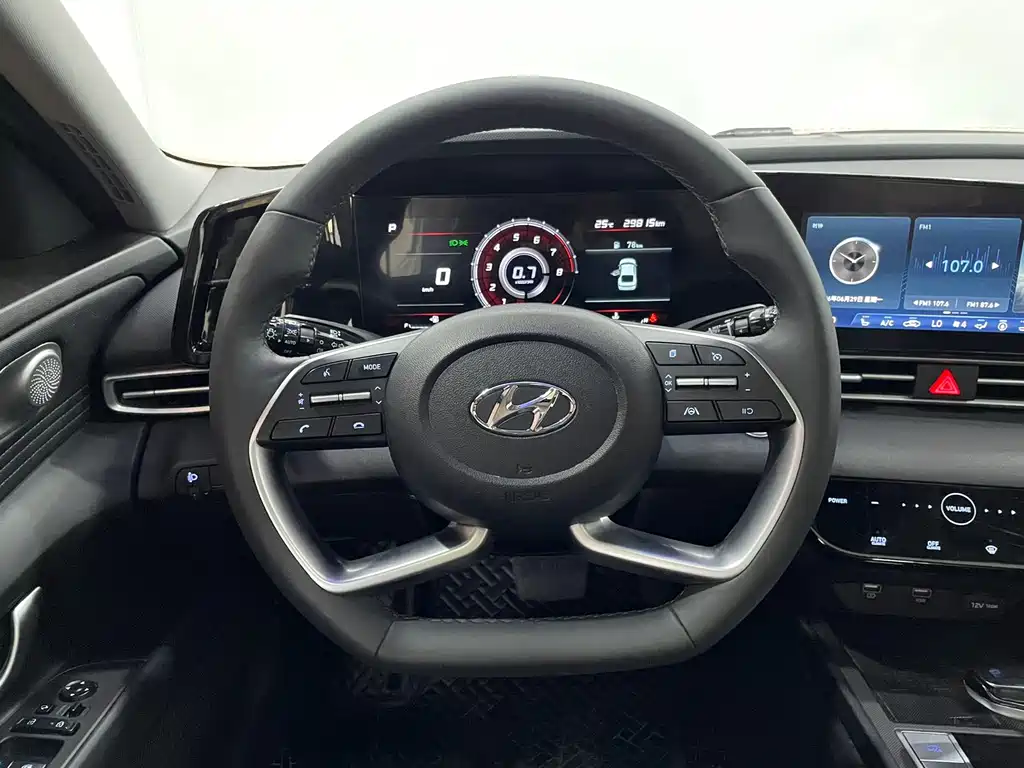 Hyundai Elantra 2022