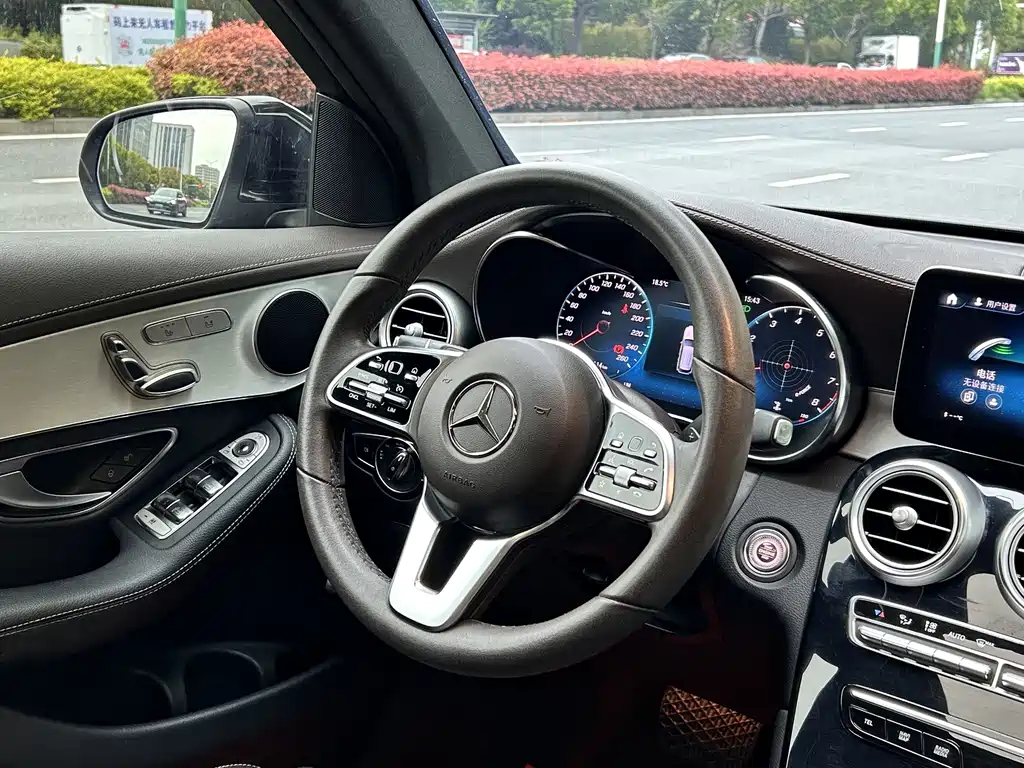 Mercedes-Benz GLC 2021 — фото 18