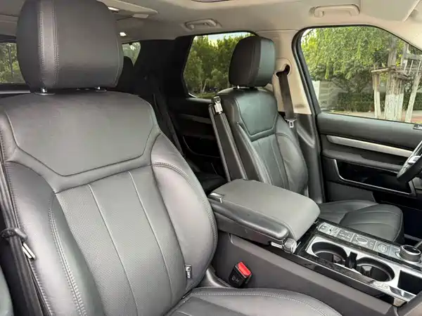Land Rover Discovery 2019