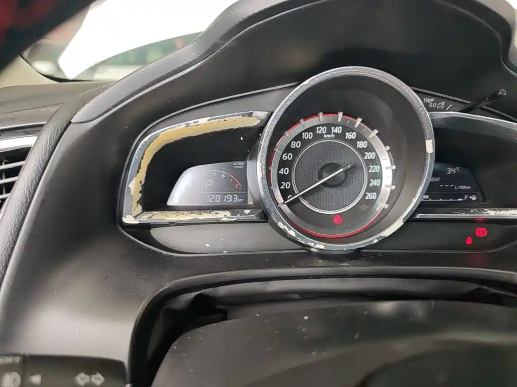 Mazda 3 Axela 2016 — фото 12