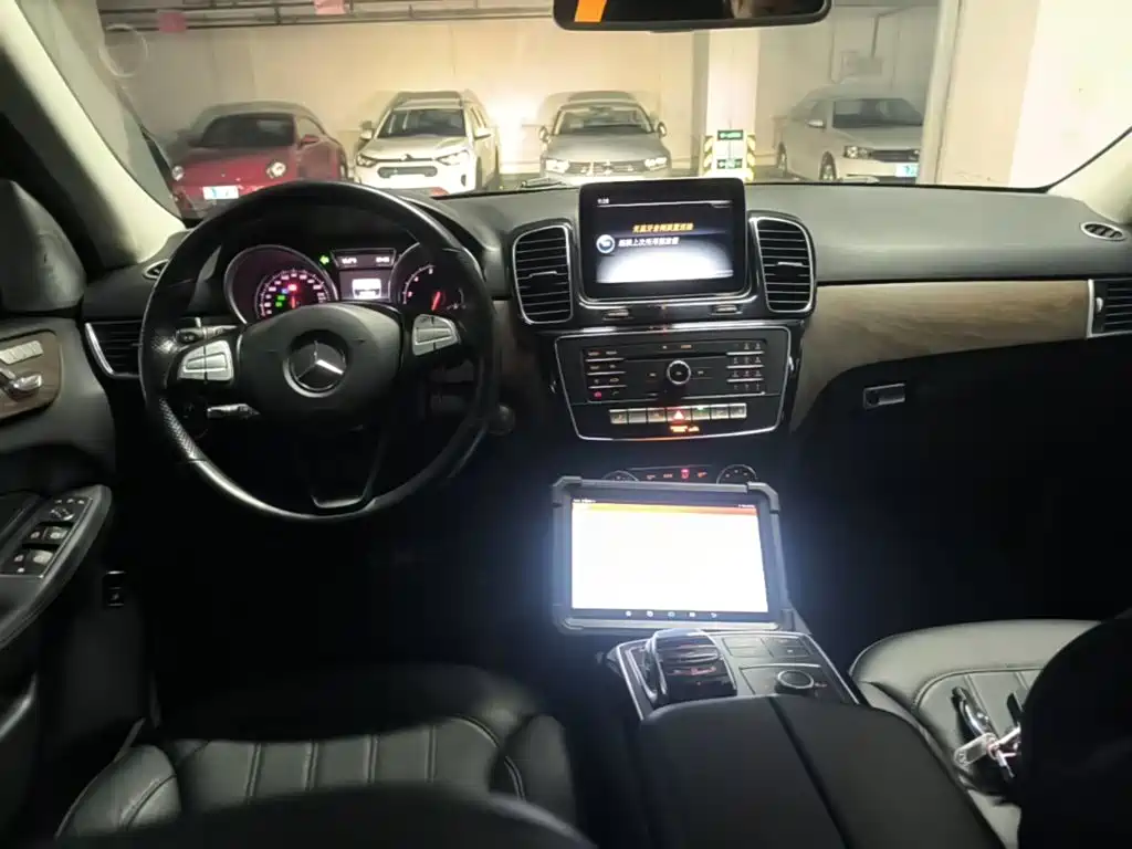 Mercedes-Benz GLE 2016 — фото 10