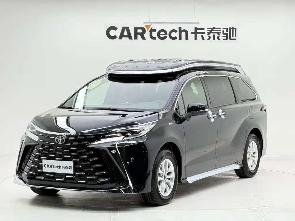 Toyota Granvia — фото 1