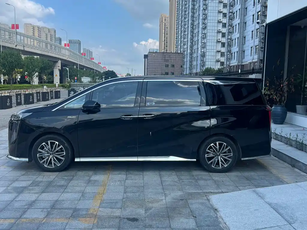 GAC Trumpchi M8 2023 — фото 7