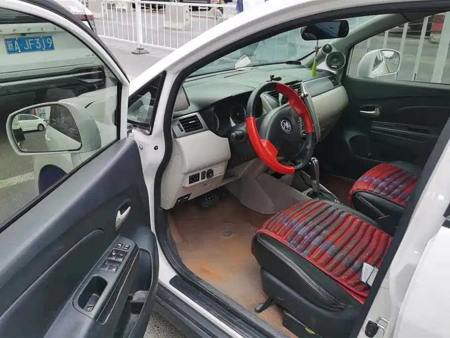 Venucia R50 2017