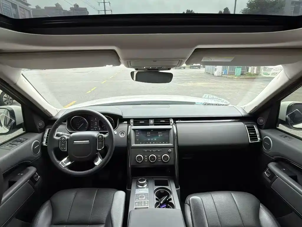 Land Rover Discovery 2018