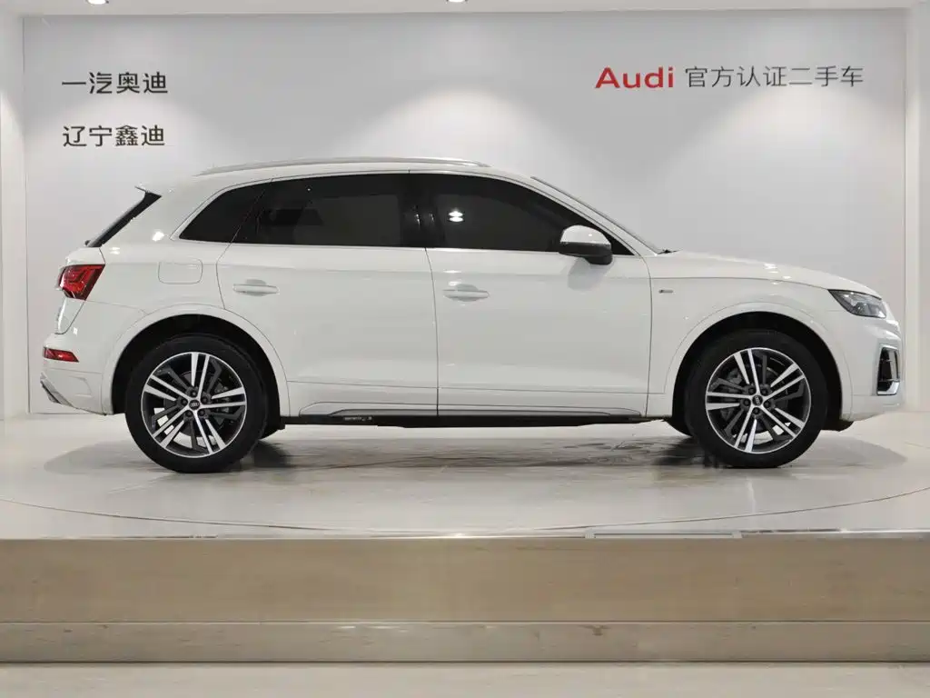 Audi Q5L 2022 — фото 3