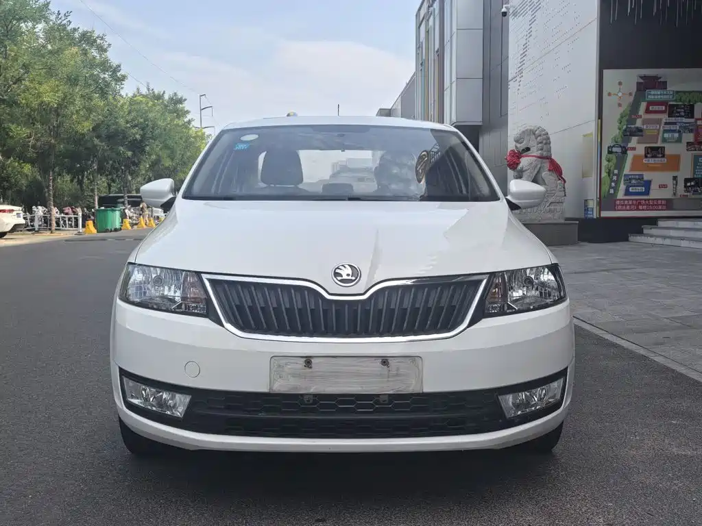 Skoda Rapid 2017 — фото 3