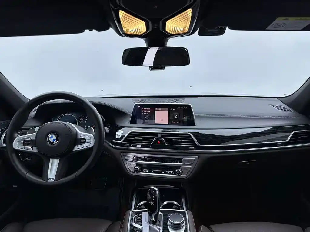 BMW 7 Series 2019 — фото 12