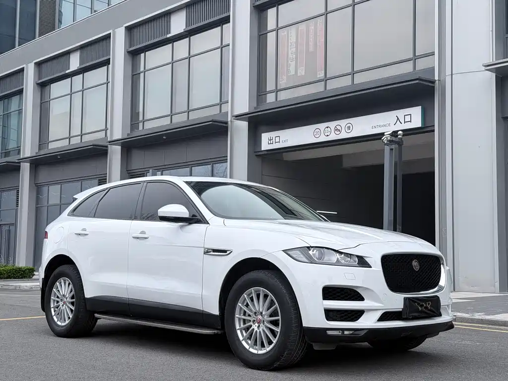 Jaguar F-PACE 2018 — фото 3