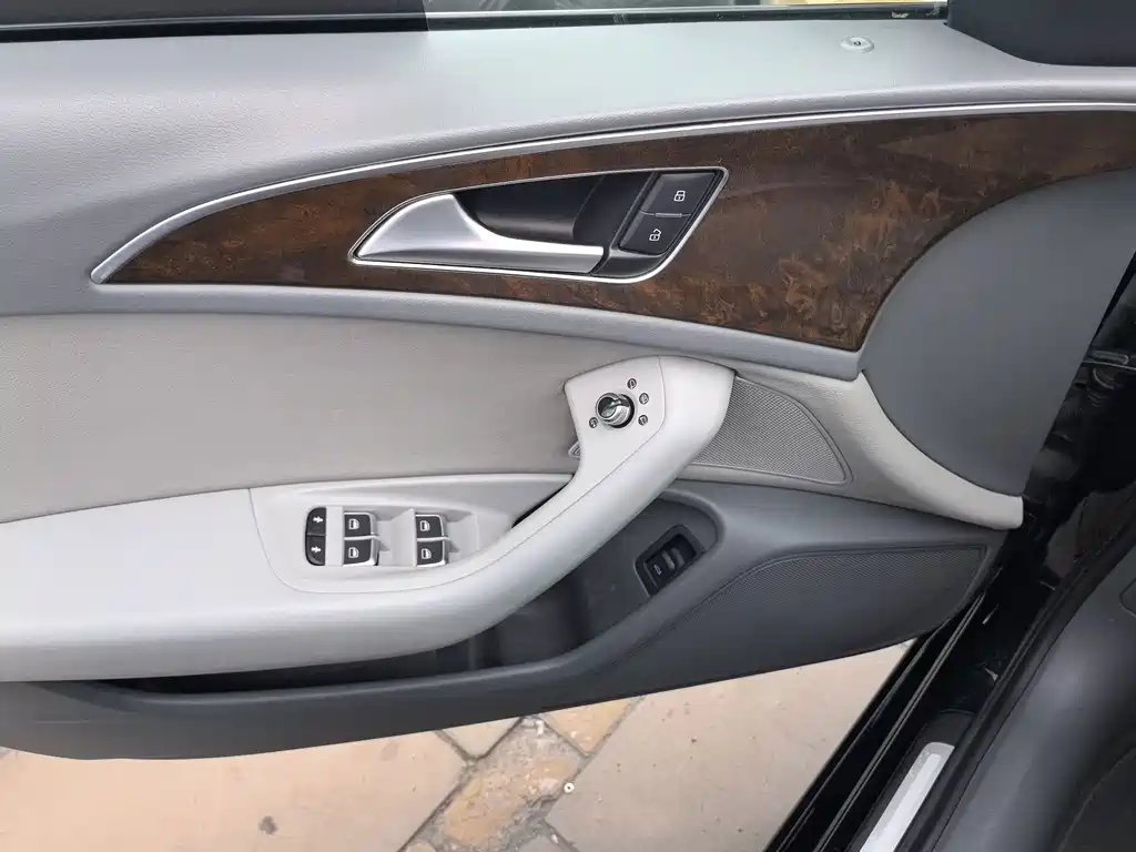 Audi A6L 2015 — фото 12