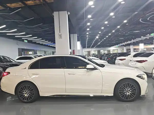 Mercedes-Benz C-Class 2024