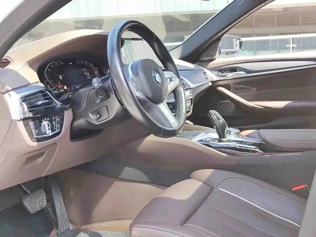 BMW 5 Series 2023